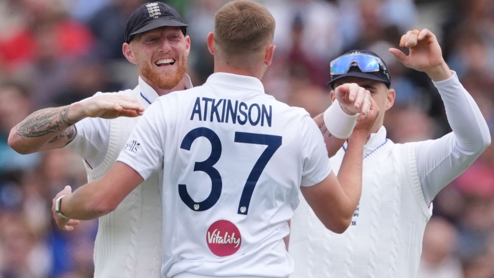 ECB, Stokes
