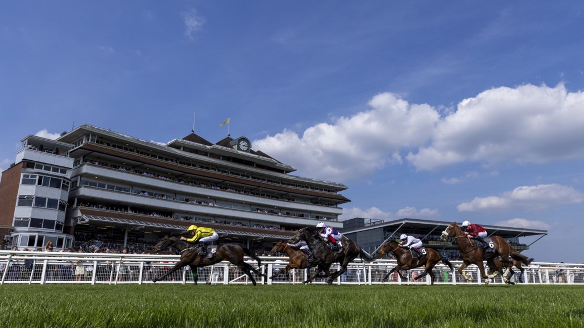 Newbury'de Creative