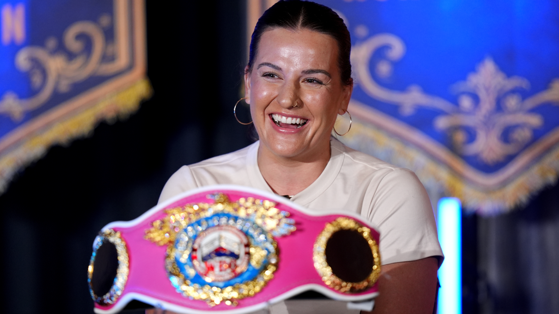 Chantelle Cameron'dan