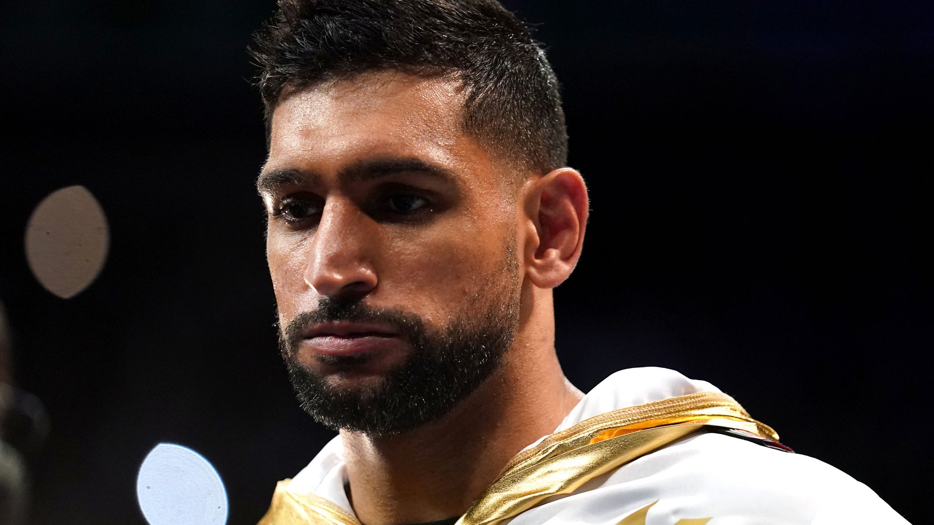 Amir Khan'dan